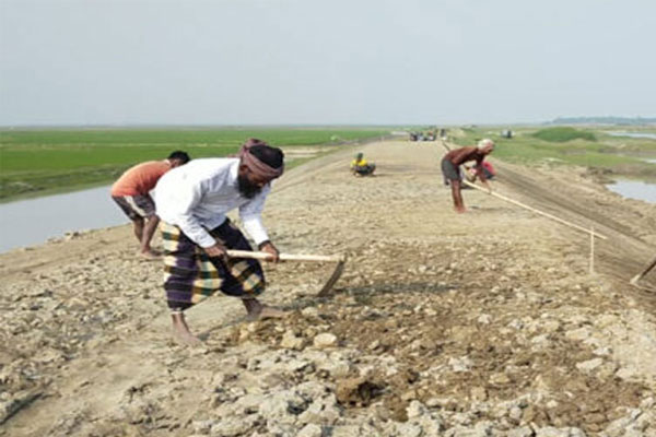 বাঁধ নির্মাণে অনিয়ম : সুনামগঞ্জে ইউএনওসহ ৫ জনের বিরুদ্ধে মামলা