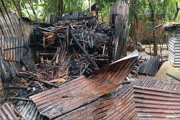 ফেসবুকে মাদকবিরোধী পোস্ট, কলেজছাত্রীর ঘরে আগুন দেওয়ার অভিযোগ