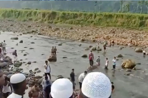 উৎমাছড়া পর্যটনকেন্দ্র থেকে পর্যটকদের বের করে দেওয়ার অভিযোগ