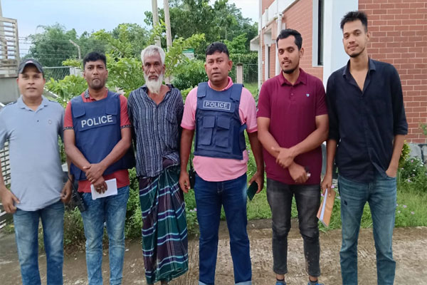 দুই ভাতিজিকে কুপিয়ে হত্যা, চাচা গ্রেপ্তার