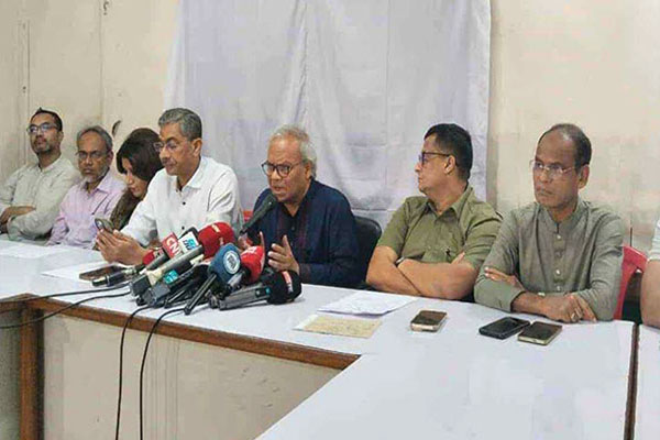 কুমিল্লায় আ. লীগের নেতা ধর্ষণ করে দোষ চাপিয়ে দিচ্ছে বিএনপির ওপর: রিজভী
