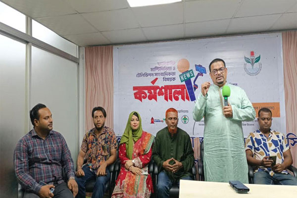 বস্তুনিষ্ঠ সংবাদ উপস্থাপন না করলে পুরো জাতি বিভ্রান্ত হবে: ড.এনামুল হক চৌধুরী
