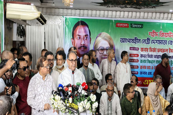 সরকার নির্বাচন এড়িয়ে যাওয়ার ষড়যন্ত্র করছে : মির্জা আব্বাস