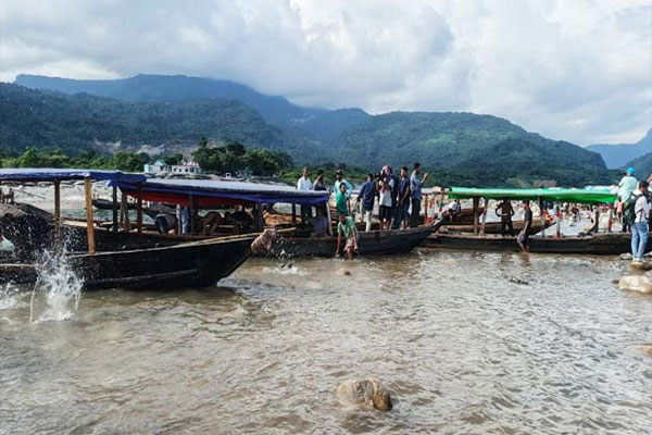 সাদা পাথরে লুট হওয়া ৩৫ হাজার ঘনফুট পাথর জব্দ, ফেলা হল স্পটে