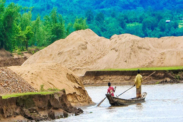 সিলেটে ১৩ কোটি টাকার জব্দ বালু নিলামে ৩৮ লাখে বিক্রি!