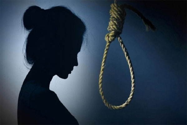 সিলেটে পুলিশ পিতার কলেজ পড়ুয়া কন্যার লাশ উদ্ধার : তুচ্ছ বিষয়ে অভিমান