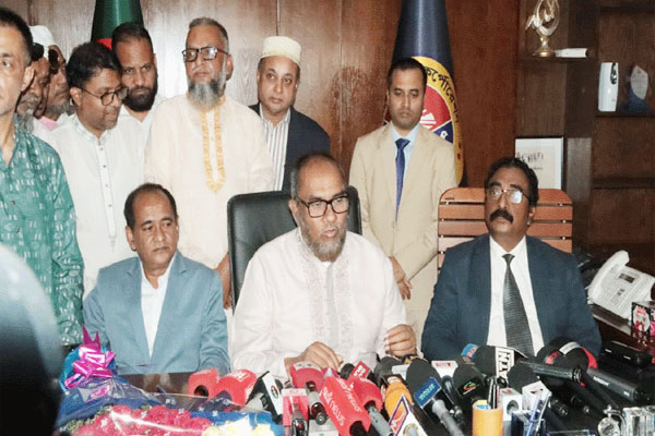 সিসিক প্রশাসকের দায়িত্ব গ্রহণ, প্রথম অগ্রাধিকার মশক নিধন ও পরিচ্ছন্নতা