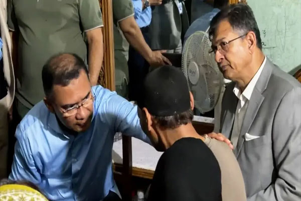 শিশু রামিসার বাসায় গেলেন প্রধানমন্ত্রী, দিলেন দ্রুত বিচারের আশ্বাস