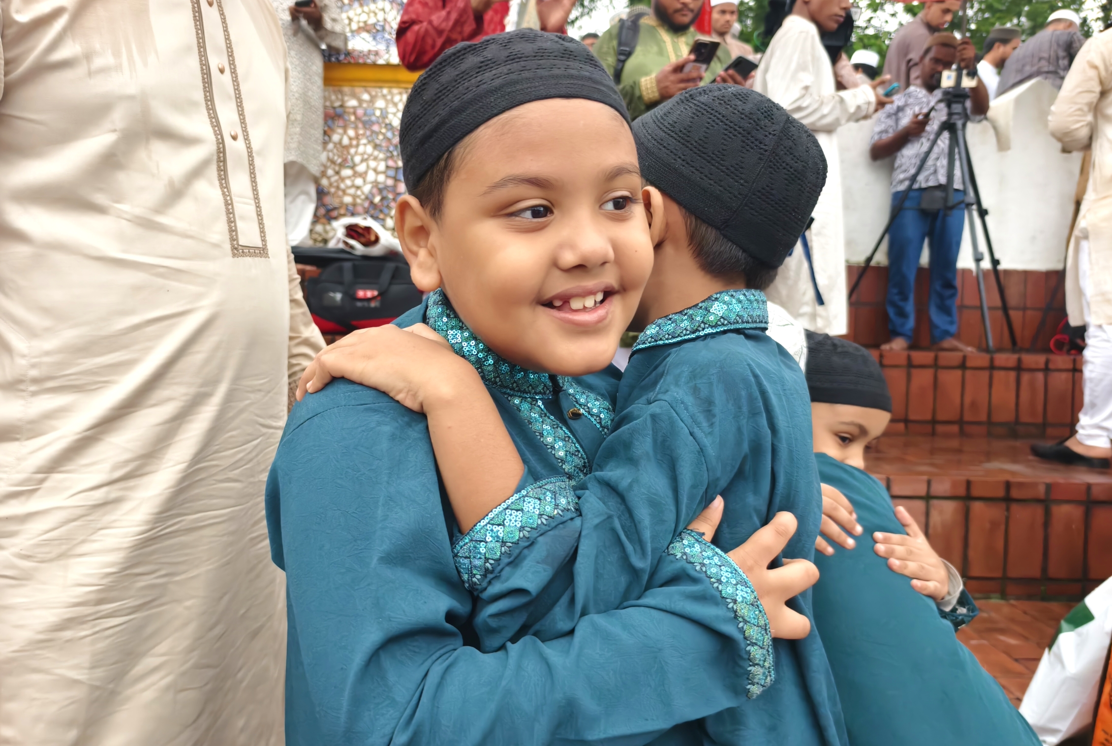সিলেটে ঈদের জামাত অনুষ্ঠিত, চলছে কুরবানি