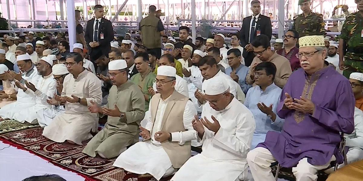 জাতীয় ঈদগাহে ঈদের নামাজ পড়লেন রাষ্ট্রপতি ও প্রধানমন্ত্রী