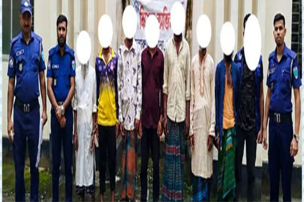 সুনামগঞ্জে নিষেধাজ্ঞা অমান্য করে বালু-পাথর উত্তোলন, গ্রেপ্তার ৮